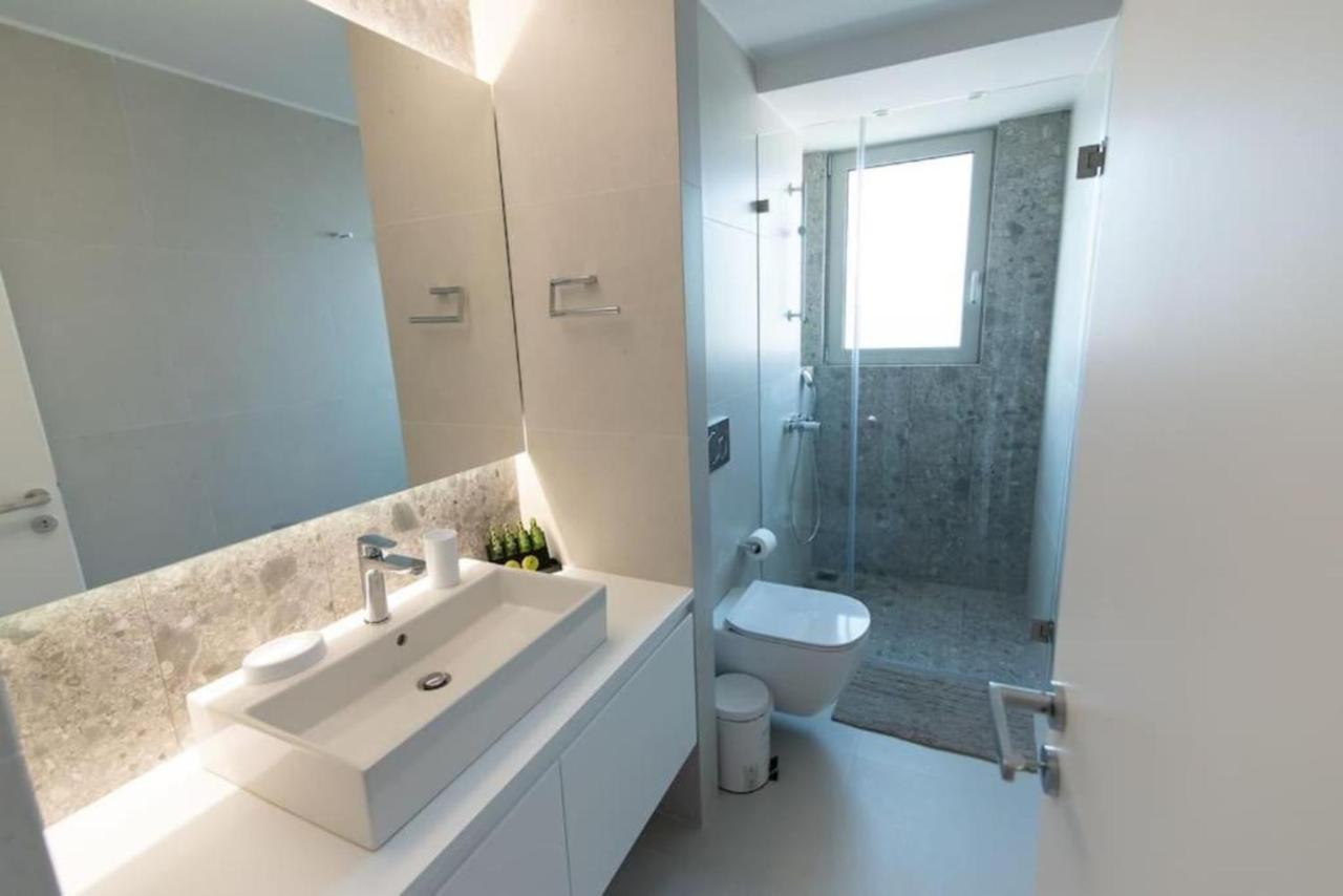 Bright Apartment In The New Building Ateny Zewnętrze zdjęcie